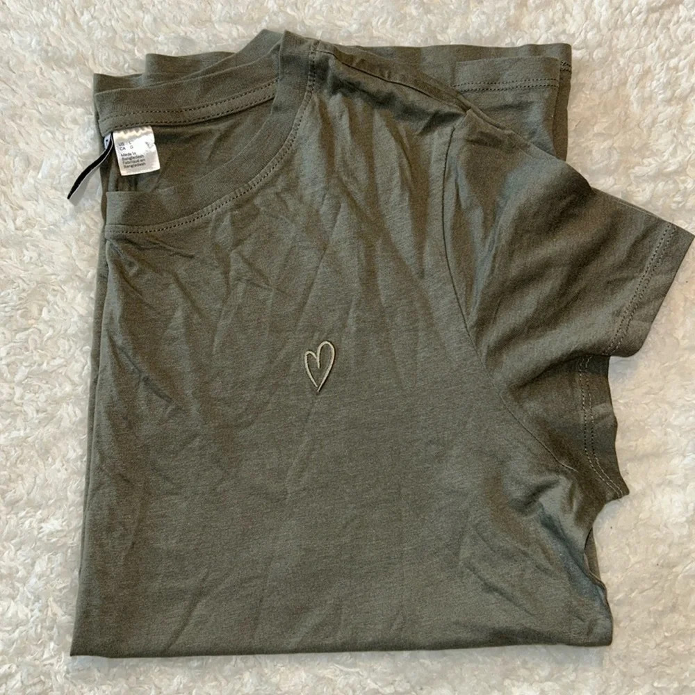 H&M Divided Heart Women’s Basic T-Shirt Large
